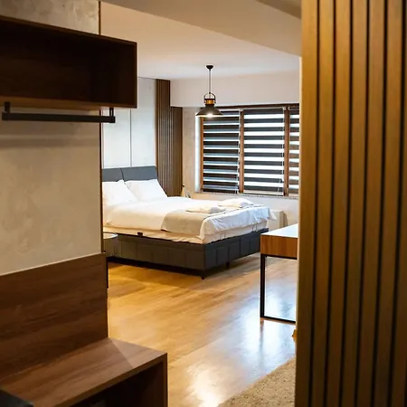 Kremona Lux سكوبجي