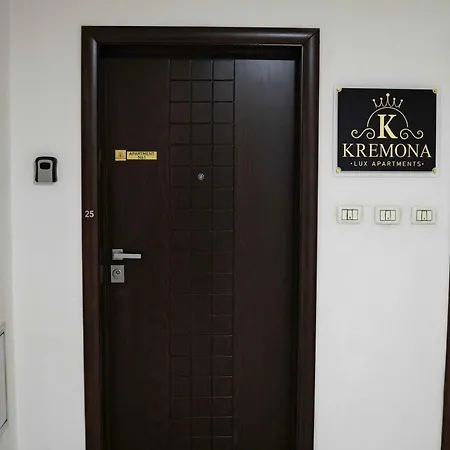 Kremona Lux شقة *
