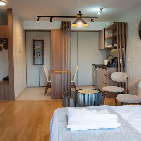 Kremona Lux شقة *